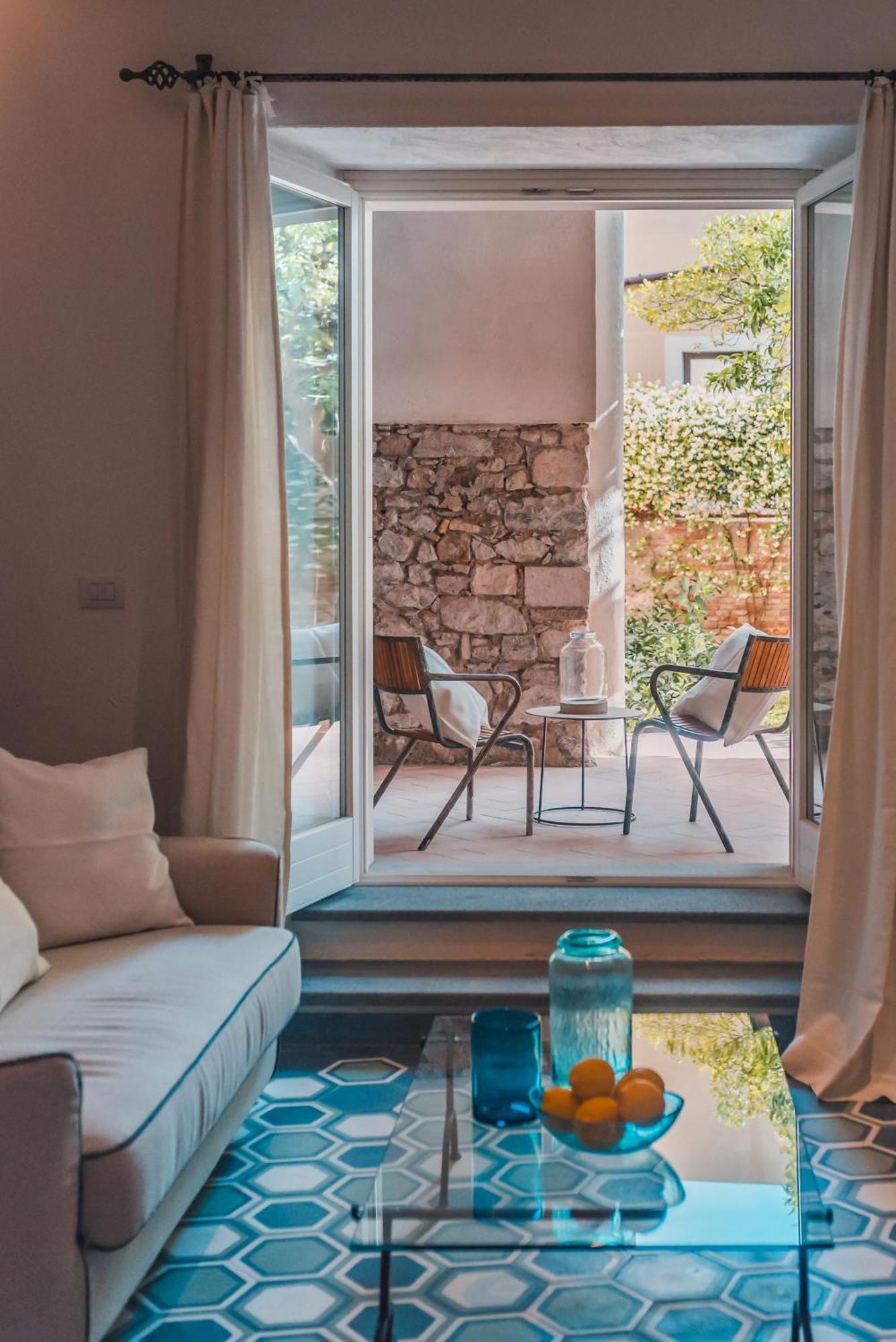 Medousa Bistrot & Suites Taormina Exterior photo